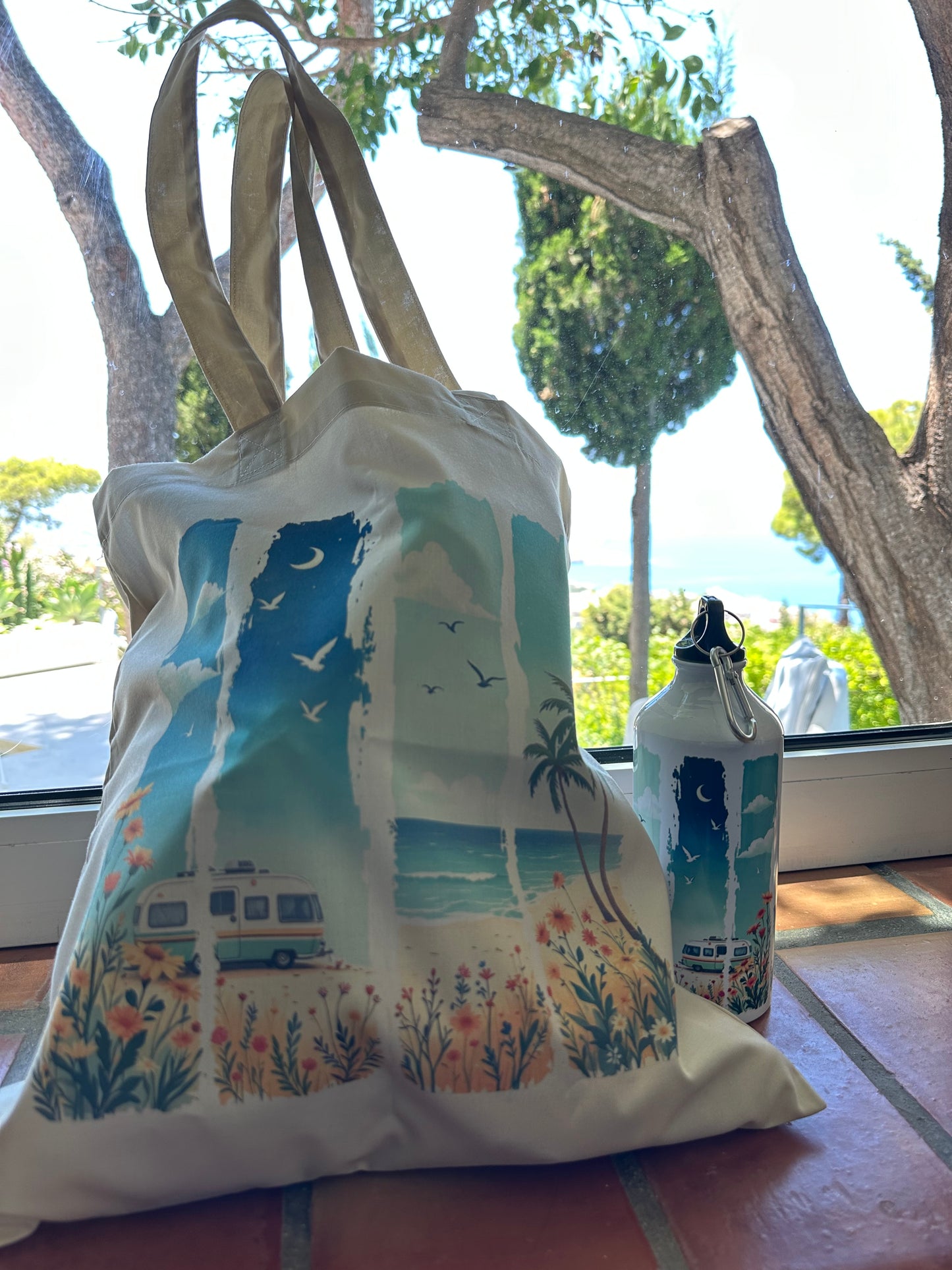 Perfect beach combo, tote bag and water bottle. Lovely beach design with camper and palm trees