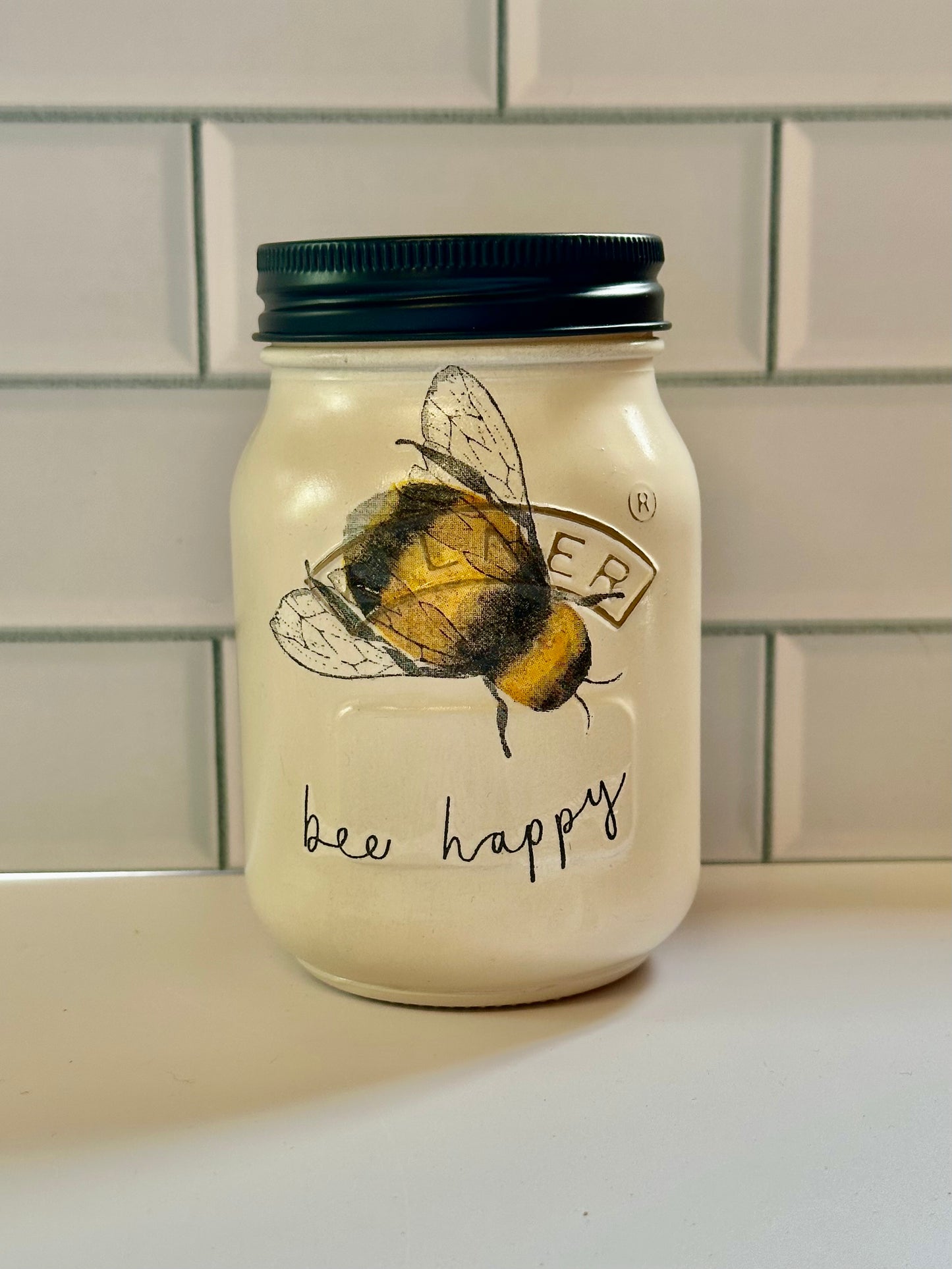 Bee happy Kilner jar with black lid