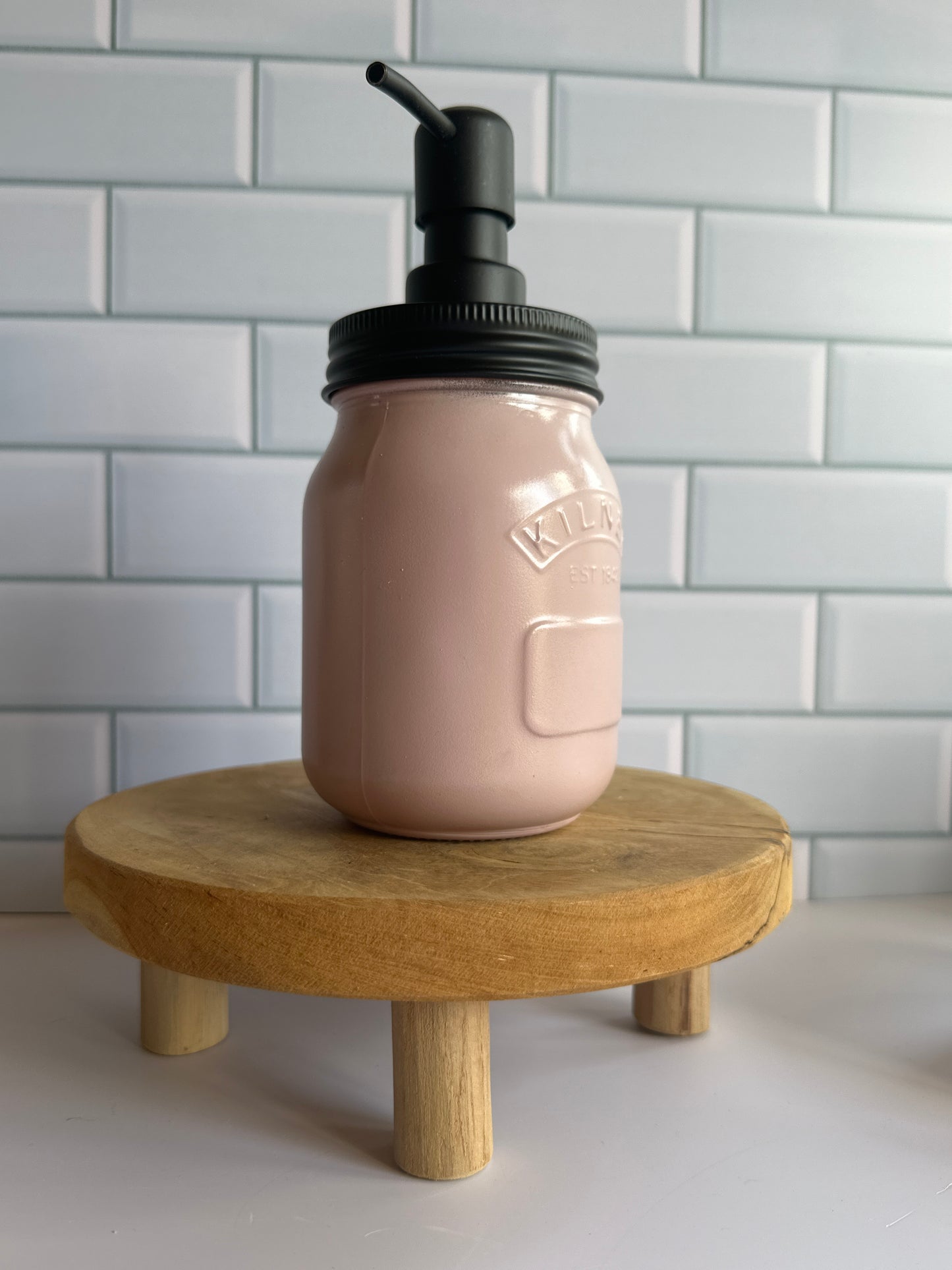 Pink Kilner pump dispenser, with black lid