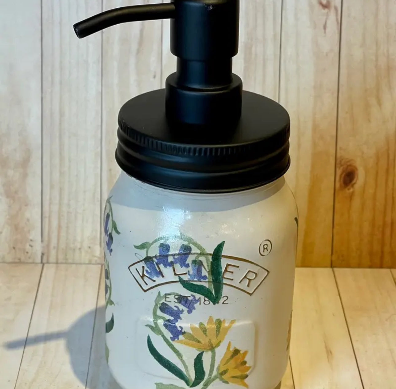 Emma Bridgewater Inspired Bluebell & Acanite Soap Dispenser With Black Or Silver Lid